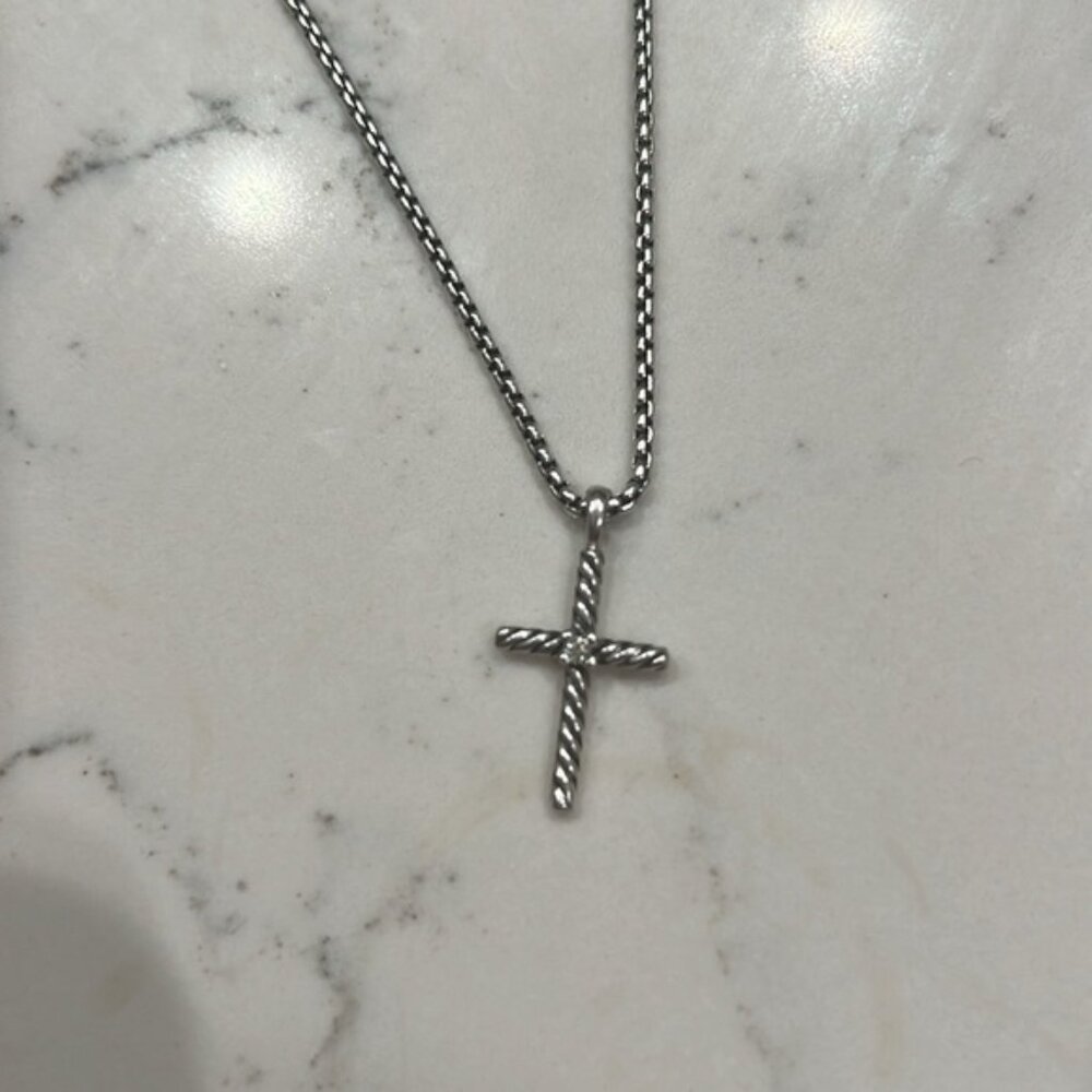 Petite Albion Pendant Necklace by DY – Refined Look